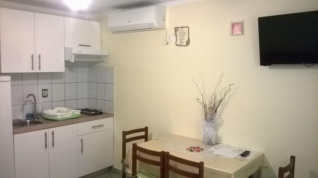 Apartment Rose พูลา ภายนอก รูปภาพ