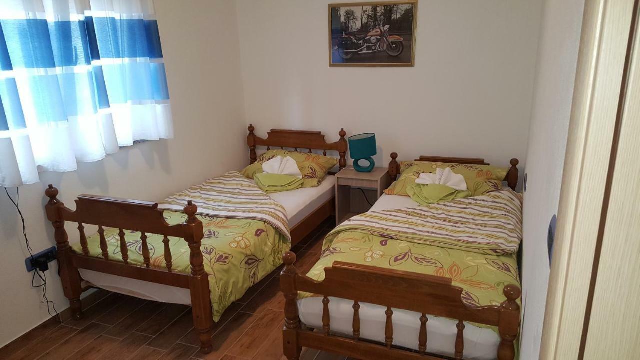 Apartment Rose พูลา ภายนอก รูปภาพ